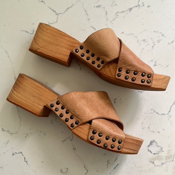 Free People Shoes - Free People Cedar Clog Platform Sandals